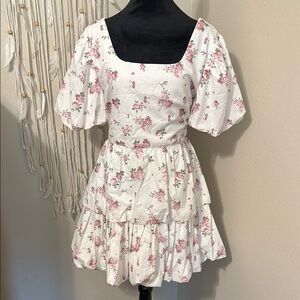 NWT TCEC White Floral Puff Sleeve Mini Dress
